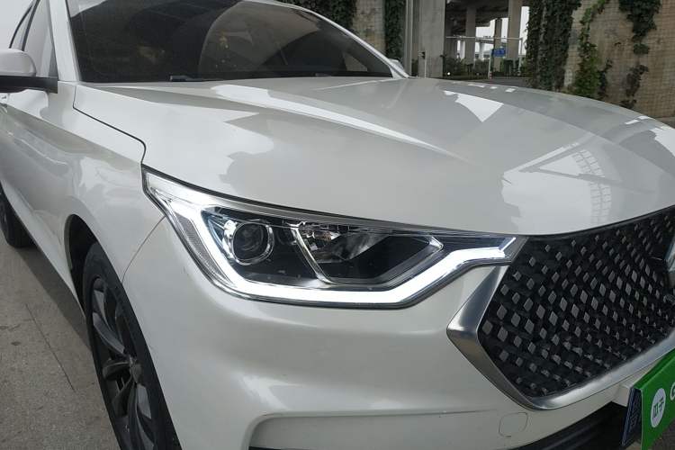 Used Baojun RC-6 2019 1.5T CVT 24-Hour Online Luxury Edition Right Front Headlight