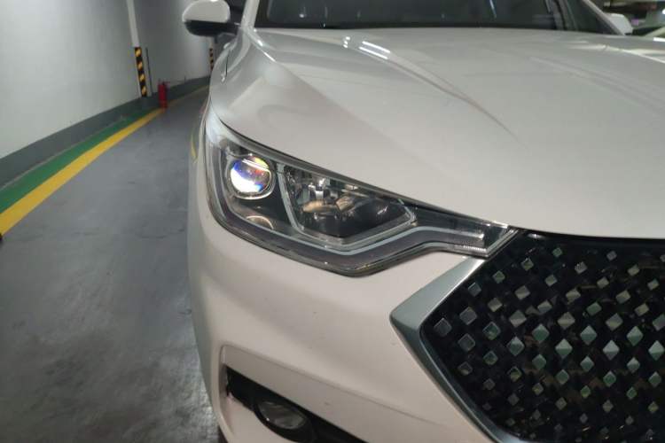 Used Baojun RC-6 2019 1.5T CVT 24-Hour Online Prestige Edition Right Front Headlight