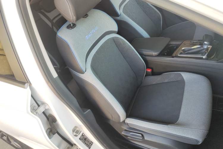 Used Baojun RC-6 2019 1.5T CVT Elite Version with 24-Hour Online Service Right Front Seat