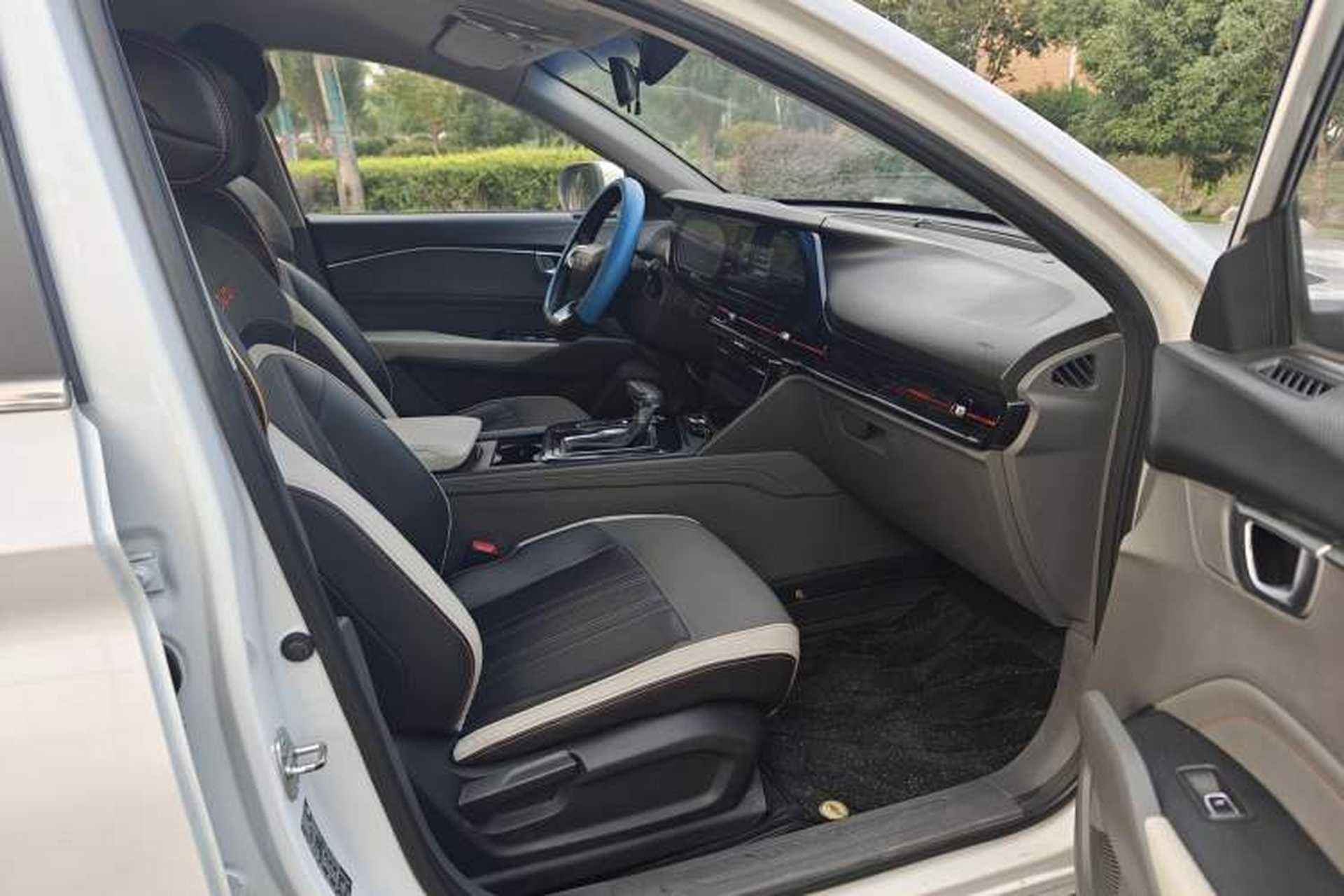 Used Baojun RC-6 2019 1.5T CVT 24-Hour Online Luxury Edition Right Front Seat