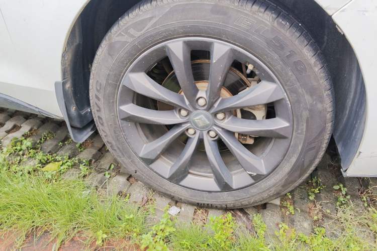 Used Baojun RC-6 2019 1.5T CVT 24-Hour Online Luxury Edition Right Front Wheel Hub