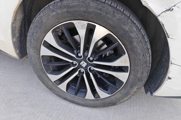 Used Baojun RC-6 2019 1.5T CVT 24-Hour Online Prestige Edition Right Front Wheel Hub