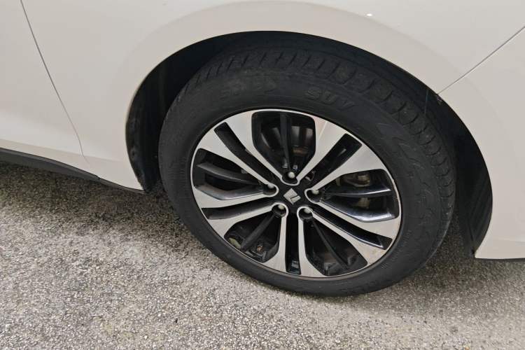 Used Baojun RC-6 2019 1.5T CVT 24-Hour Online Prestige Edition Right Front Wheel Hub