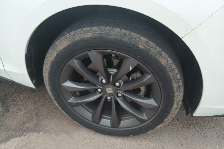 Used Baojun RC-6 2019 1.5T Manual 24-Hour Online Luxury Version Right Front Wheel Hub