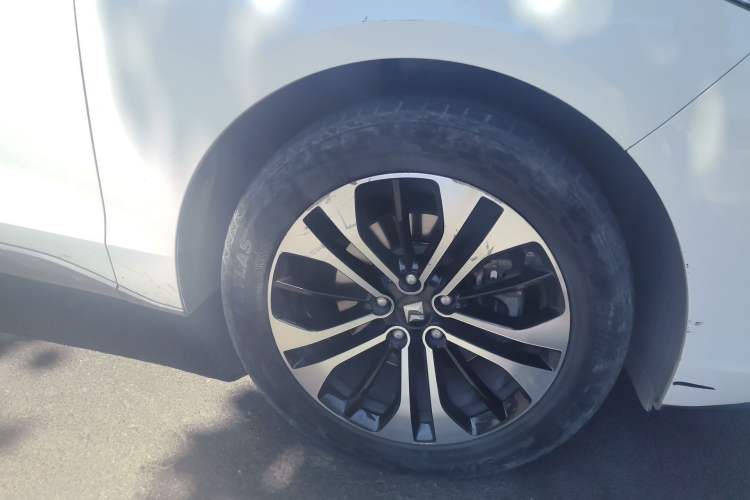 Used Baojun RC-6 2019 1.5T CVT 24-Hour Online Flagship Edition Right Front Wheel Hub