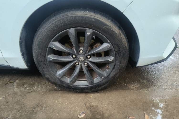 Used Baojun RC-6 2019 1.5T Manual Elite Version with 24-Hour Online Service Right Front Wheel Hub