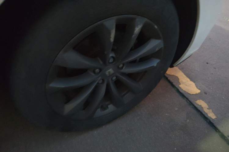 Used Baojun RC-6 2019 1.5T CVT 24-Hour Online Luxury Edition Right Front Wheel Hub