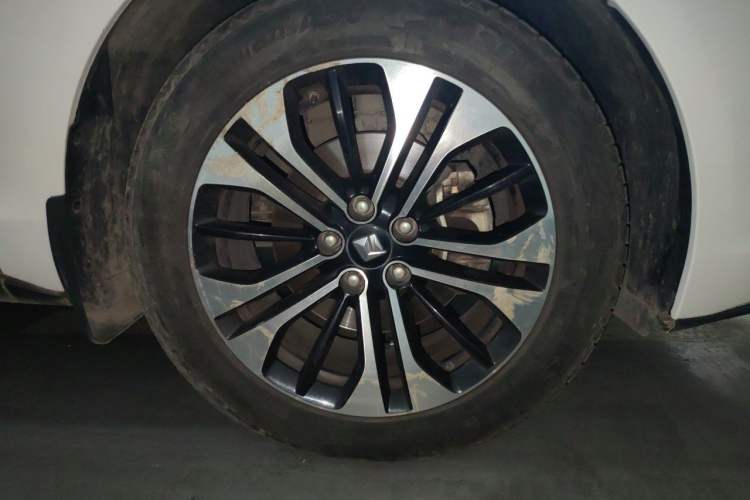 Used Baojun RC-6 2019 1.5T CVT 24-Hour Online Prestige Edition Right Front Wheel Hub