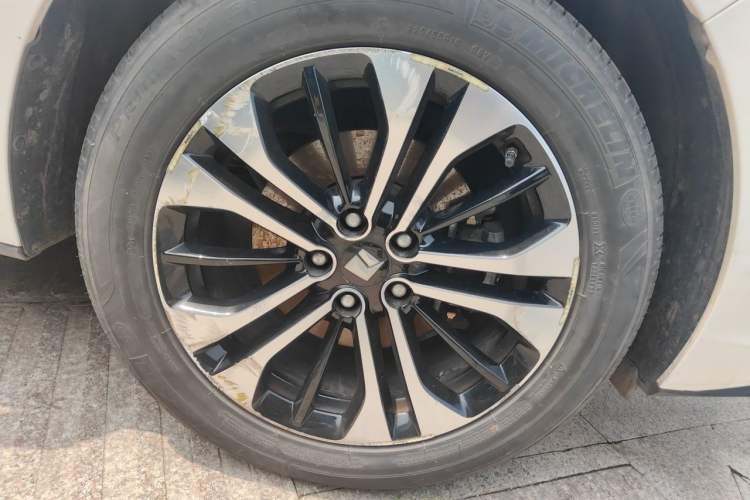 Used Baojun RC-6 2019 1.5T CVT 24-Hour Online Prestige Edition Right Front Wheel Hub