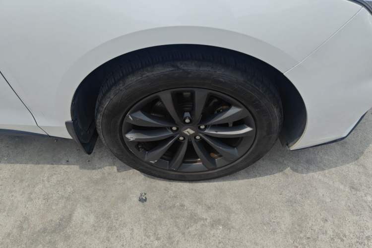 Used Baojun RC-6 2019 1.5T CVT Elite Version with 24-Hour Online Service Right Front Wheel Hub