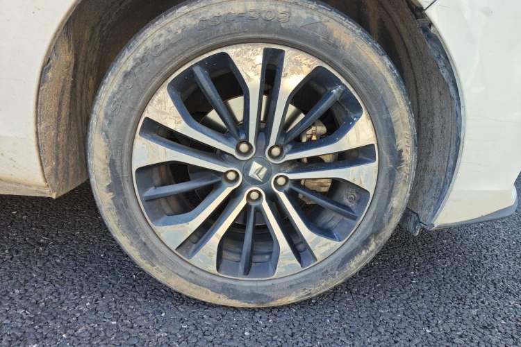 Used Baojun RC-6 2019 1.5T CVT 24-Hour Online Flagship Edition Right Front Wheel Hub