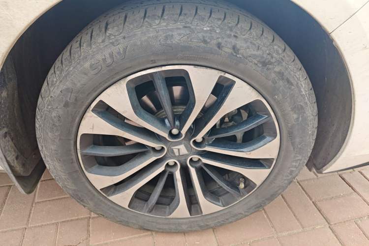 Used Baojun RC-6 2019 1.5T CVT 24-Hour Online Prestige Edition Right Front Wheel Hub