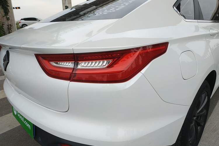 Used Baojun RC-6 2019 1.5T CVT 24-Hour Online Luxury Edition Right Rear Taillight