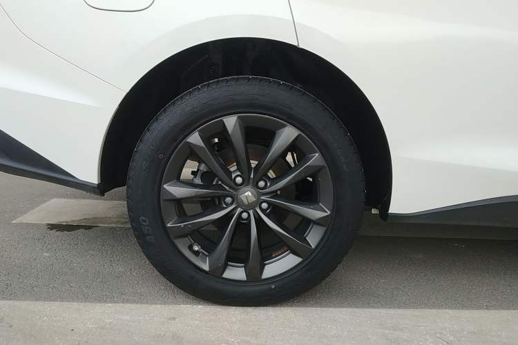 Used Baojun RC-6 2019 1.5T CVT 24-Hour Online Luxury Edition Right Rear Wheel Hub