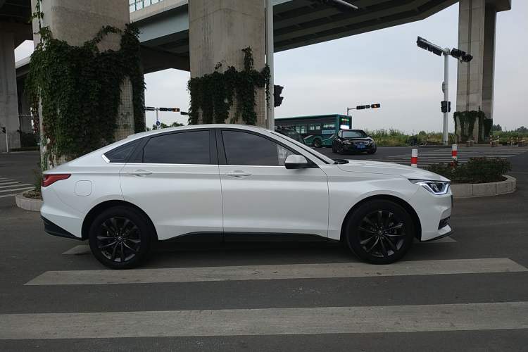 Used Baojun RC-6 2019 1.5T CVT 24-Hour Online Luxury Edition Right Side