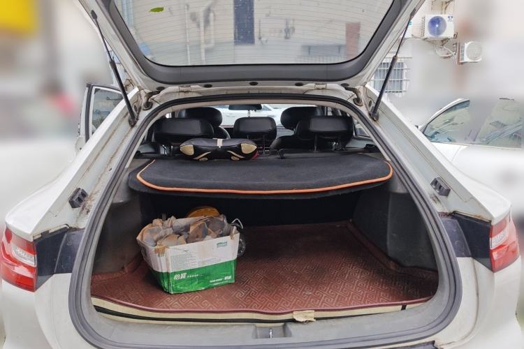Used Baojun RC-6 2019 1.5T CVT 24-Hour Online Luxury Edition Trunk