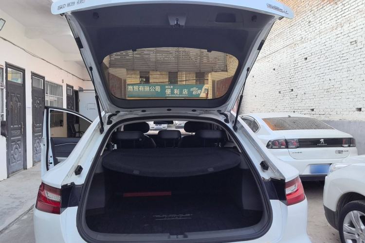 Used Baojun RC-6 2019 1.5T CVT 24-Hour Online Luxury Edition Trunk