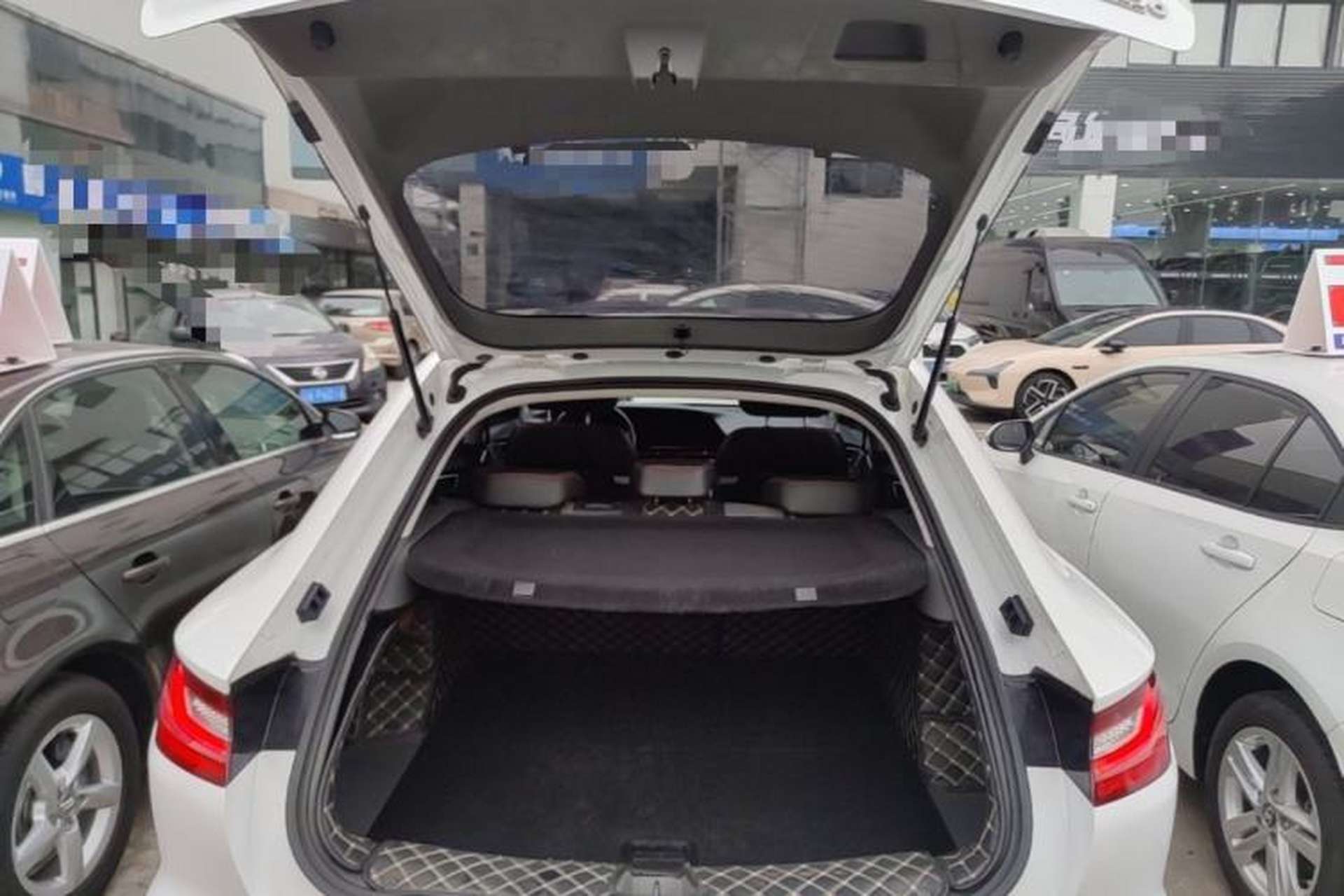 Used Baojun RC-6 2019 1.5T CVT 24-Hour Online Prestige Edition Trunk