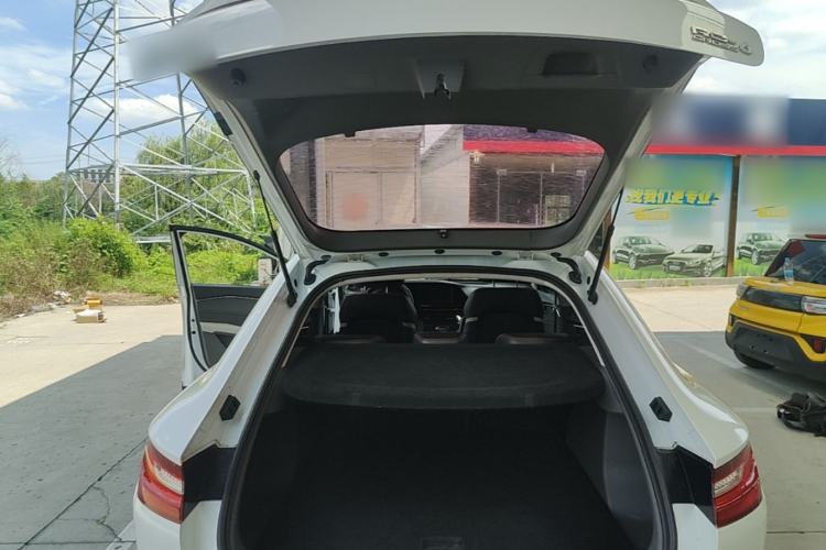 Used Baojun RC-6 2019 1.5T CVT 24-Hour Online Luxury Edition Trunk