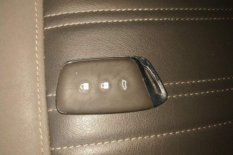 Used Baojun RC-6 2019 1.5T CVT 24-Hour Online Luxury Edition Vehicle Key