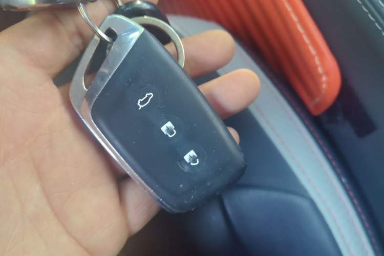 Used Baojun RC-6 2019 1.5T CVT 24-Hour Online Flagship Edition Vehicle Key