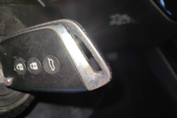 Used Baojun RC-6 2019 1.5T CVT Elite Version with 24-Hour Online Service Vehicle Key