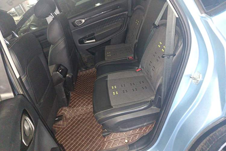 Used Baojun RM-5 2019 1.5T Manual Elite Version with 24-Hour Online Service 7 Seats Left Rear Seat
