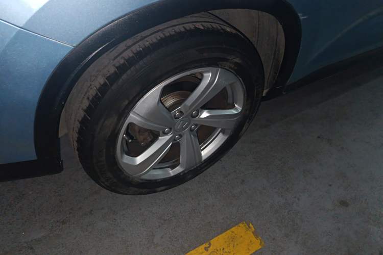 Used Baojun RM-5 2019 1.5T Manual Elite Version with 24-Hour Online Service 7 Seats Right Rear Wheel Hub