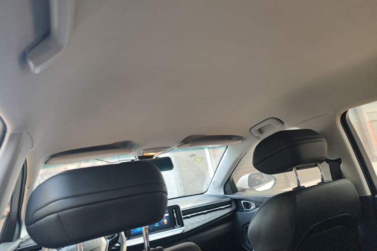 Used Baojun RM-5 2019 1.5T Manual Elite Version with 24-Hour Online Service 7 Seats Headliner
