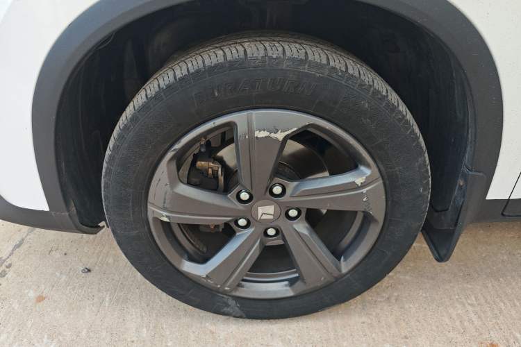 Used Baojun RM-5 2019 1.5T Manual Elite Version with 24-Hour Online Service 7 Seats Left Front Wheel Hub