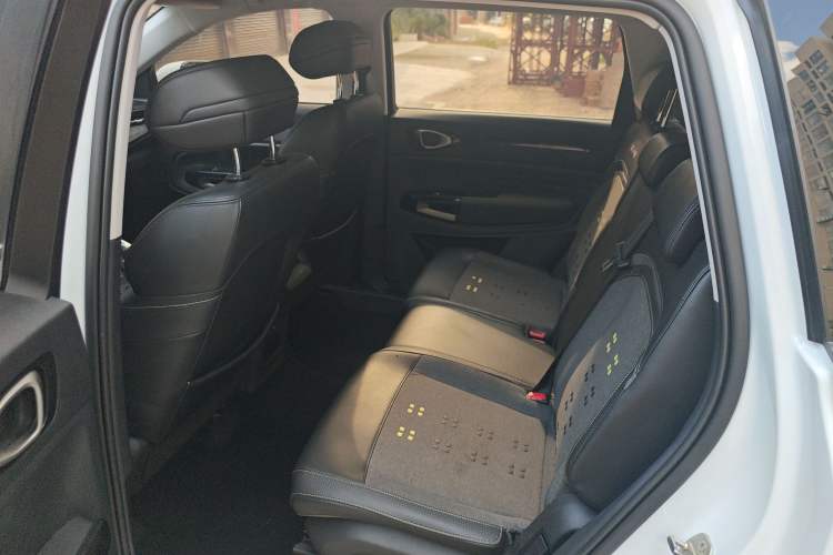 Used Baojun RM-5 2019 1.5T Manual Elite Version with 24-Hour Online Service 7 Seats Left Rear Seat