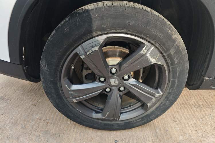 Used Baojun RM-5 2019 1.5T Manual Elite Version with 24-Hour Online Service 7 Seats Right Rear Wheel Hub