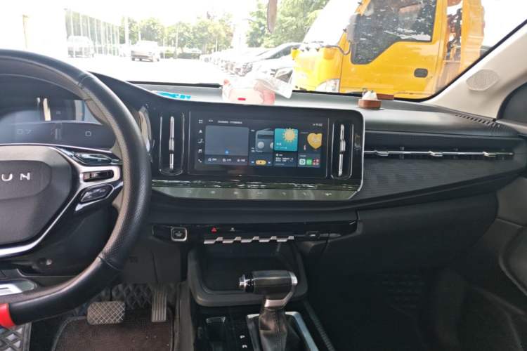 Used Baojun RM-5 2019 1.5T CVT Elite Version with 24-Hour Online Service 7 Seats Audio And AC Panel
