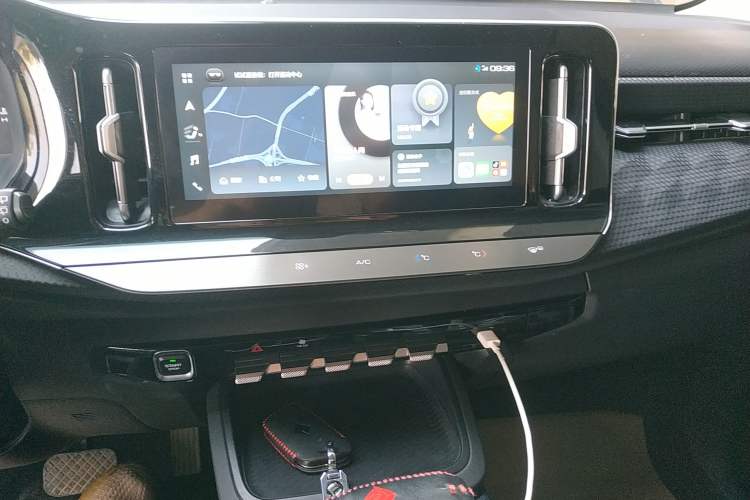 Used Baojun RM-5 2019 1.5T CVT Elite Version with 24-Hour Online Service 6 Seats Audio And AC Panel