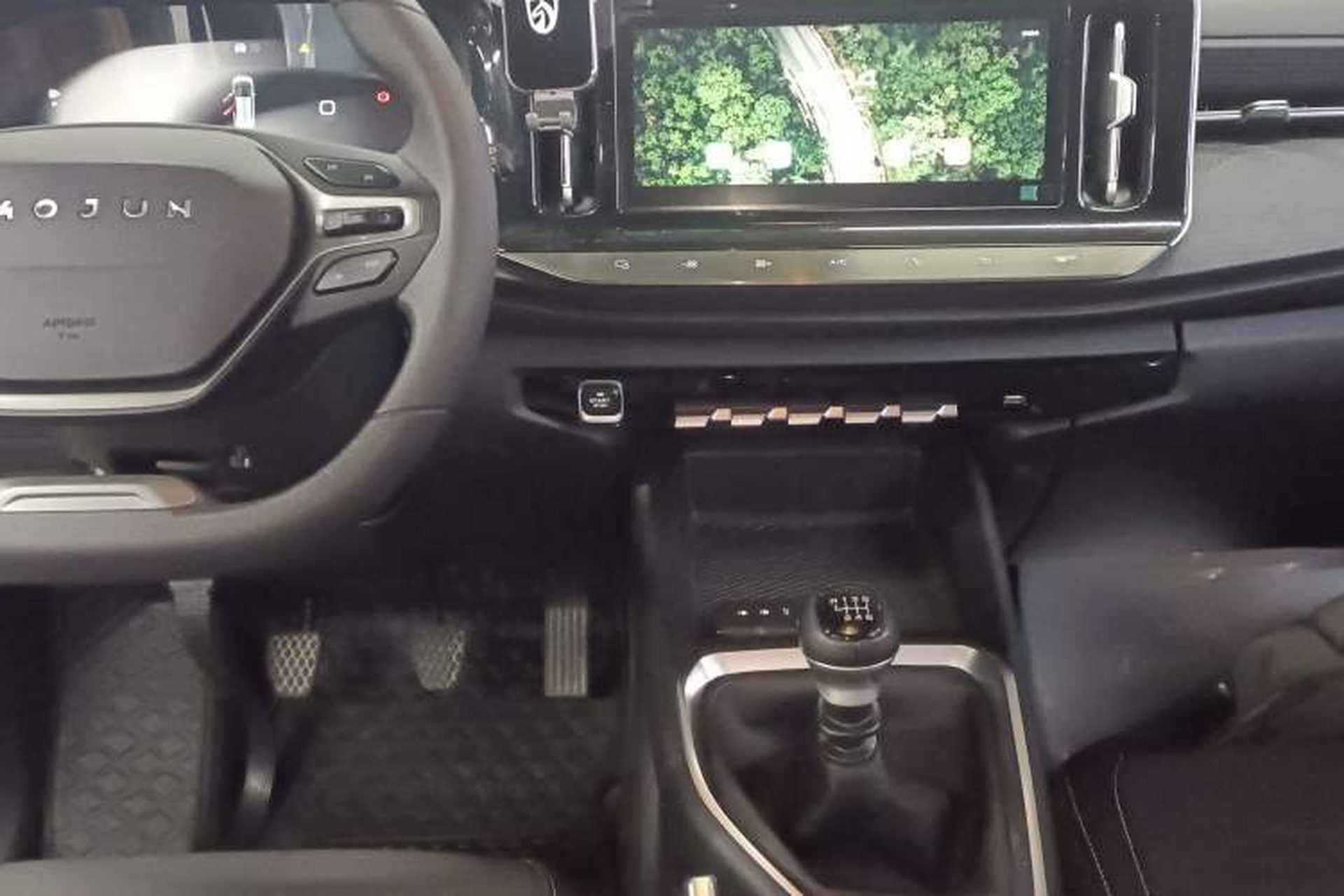 Used Baojun RM-5 2019 1.5L Manual Elite Edition with 24-hour Online Service 5 Seats Audio And AC Panel