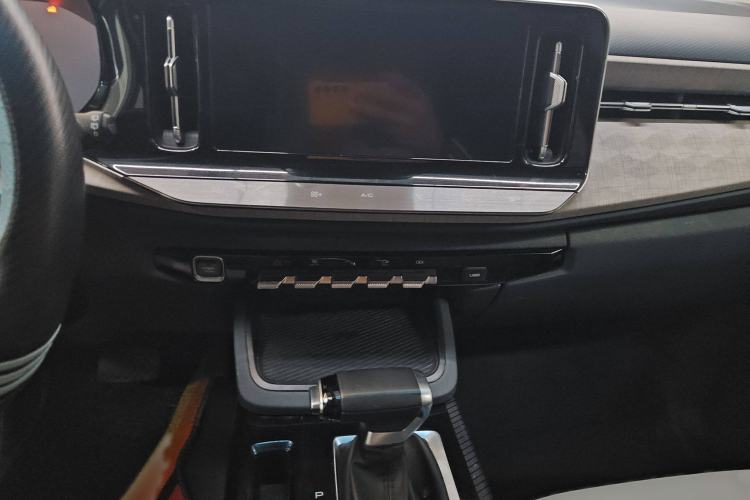 Used Baojun RM-5 2019 1.5T CVT 24-Hour Online Premium Version 7 Seats Audio And AC Panel