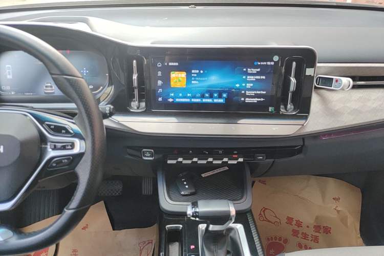 Used Baojun RM-5 2019 1.5T CVT 24-Hour Online Premium Version 7 Seats Audio And AC Panel