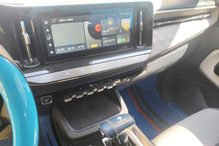 Used Baojun RM-5 2019 1.5T CVT 24-Hour Online Prestige Version 6 Seats Audio And AC Panel