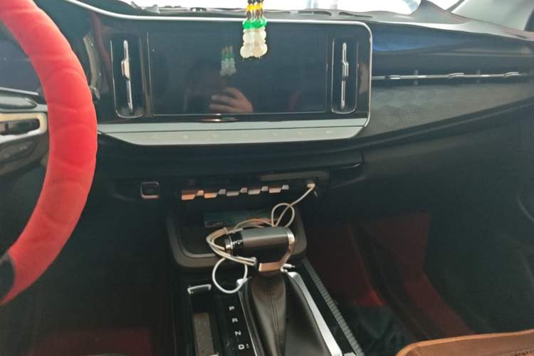 Used Baojun RM-5 2019 1.5T CVT Elite Version with 24-Hour Online Service 5 Seats Audio And AC Panel