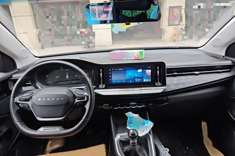 Used Baojun RM-5 2019 1.5T Manual Elite Version with 24-Hour Online Service 7 Seats Center Console