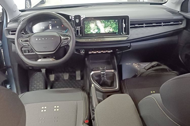 Used Baojun RM-5 2019 1.5L Manual Elite Edition with 24-hour Online Service 5 Seats Center Console