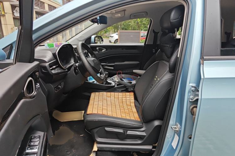 Used Baojun RM-5 2019 1.5T Manual Elite Version with 24-Hour Online Service 7 Seats Driver Seat