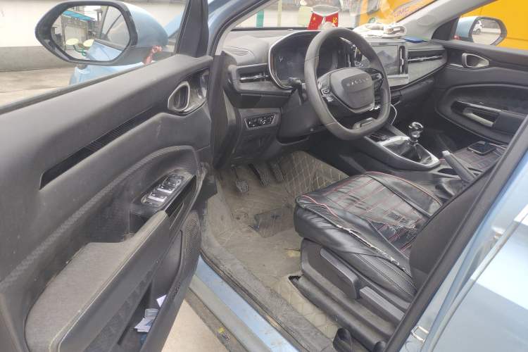 Used Baojun RM-5 2019 1.5T Manual Elite Version with 24-Hour Online Service 6 Seats Driver Seat