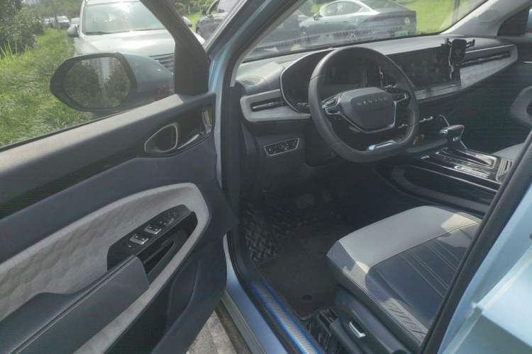 Used Baojun RM-5 2019 1.5T CVT 24-Hour Online Luxury Version 6 Seats Driver Seat