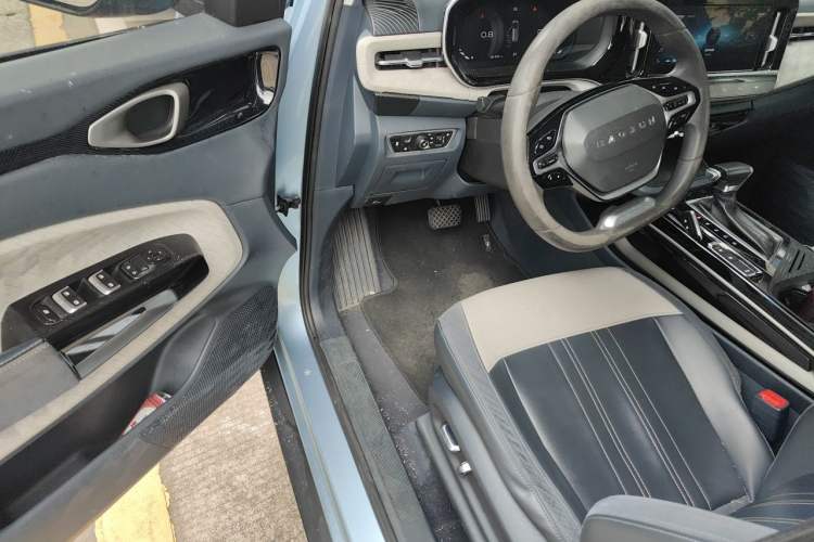 Used Baojun RM-5 2019 1.5T CVT 24-Hour Online Luxury Version 6 Seats Driver Seat