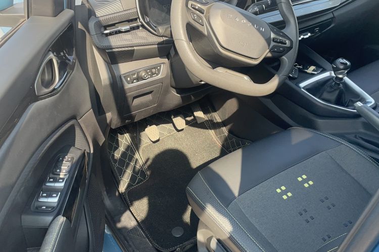Used Baojun RM-5 2019 1.5T Manual Elite Version with 24-Hour Online Service 7 Seats Driver Seat