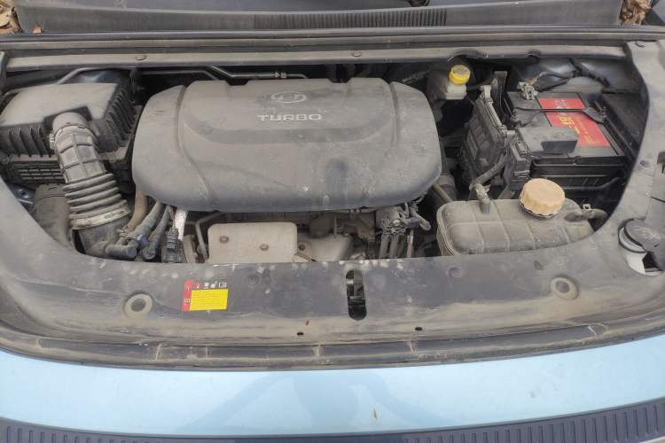 Used Baojun RM-5 2019 1.5T Manual Elite Version with 24-Hour Online Service 6 Seats Engine Bay