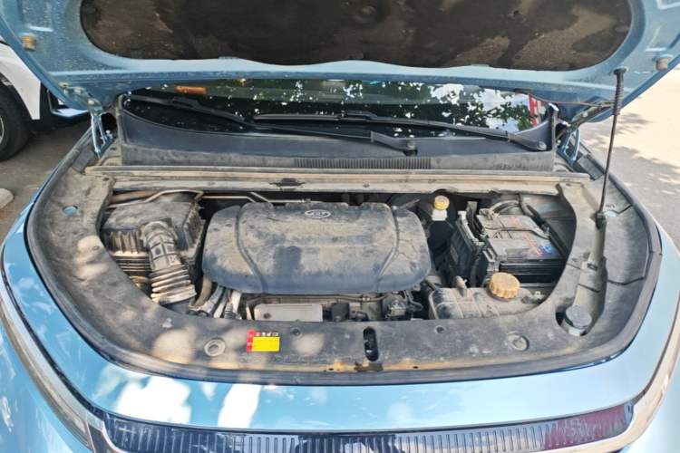 Used Baojun RM-5 2019 1.5T CVT Elite Version with 24-Hour Online Service 7 Seats Engine Bay