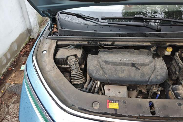 Used Baojun RM-5 2019 1.5T CVT 24-Hour Online Prestige Version 6 Seats Engine Bay Right