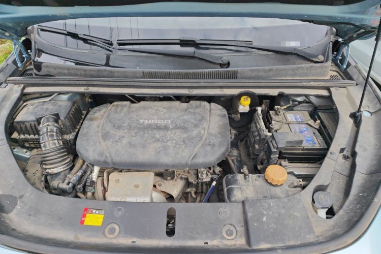 Used Baojun RM-5 2019 1.5T CVT Elite Version with 24-Hour Online Service 6 Seats Engine Bay
